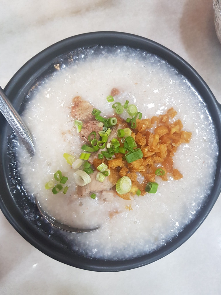 猪仔烧肉粥 Roasted Pork  Porridge rm$18.90 @ Porridge Time (丰衣粥食) at Main Place USJ21