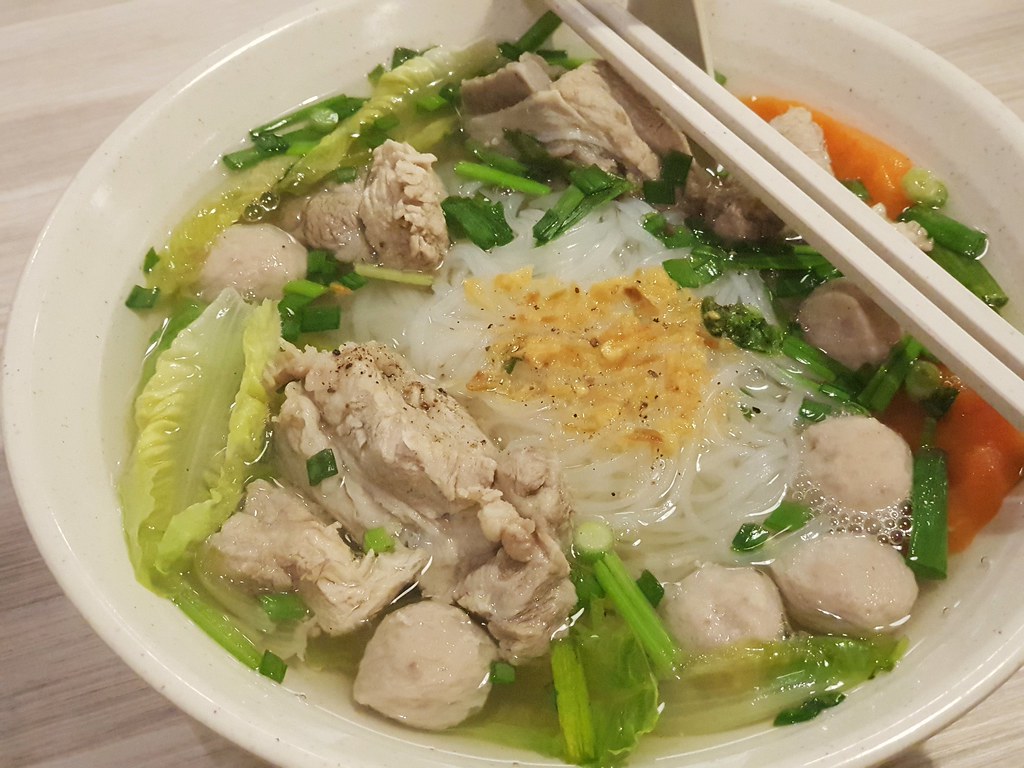 猪肉排骨粿條汤 Hu Tieu Suon (Pork Ribs Rice Noodle Soup) rm$13.80 @ Pho Mi Cafe USJ10