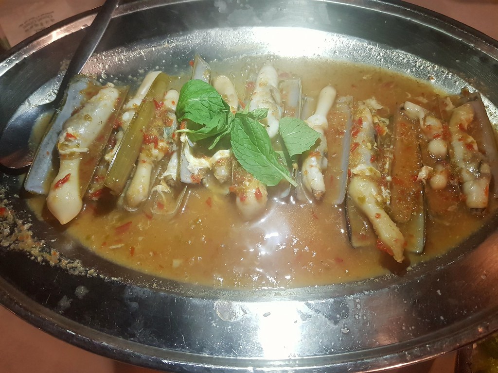 圣子蚌 Razor Clam rm$18 @ Ocean Green Restaurant & Seafood 海洋青海鲜楼 at 百乐门酒店 Paramount Hotel, Goergetown Penang