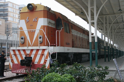 China Railway DF5 series near Shenzhen-dong, Shenzhen, China /Jan 5, 2019