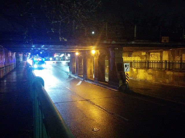 29 Dufferin passing under the bridge #toronto #dufferinstreet #29dufferin #ttc #buses #dupontstreet #gearyave #bridge #night