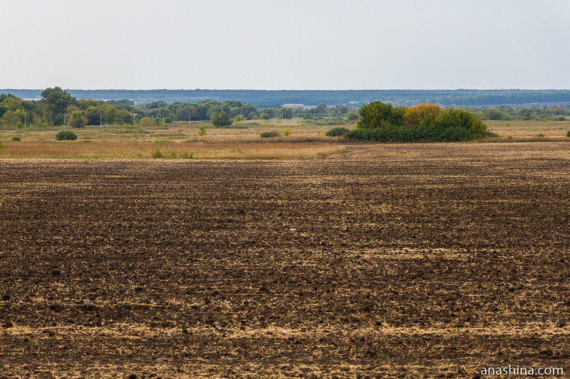 Распаханное поле, Саратовская область