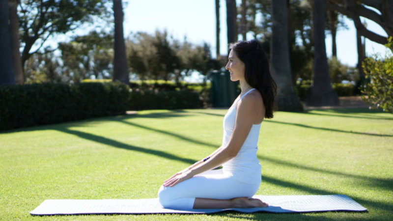 How To Do The Virasana What Are Its Benefits & Precautions To Be Taken