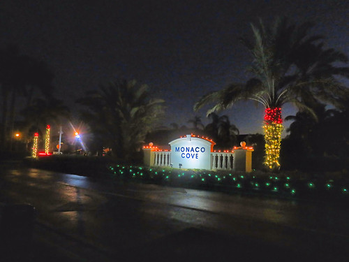Monaco Cove Christmas lights 20181211
