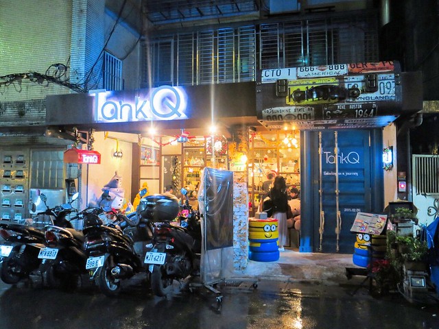 TankQ Cafe & Bar 02