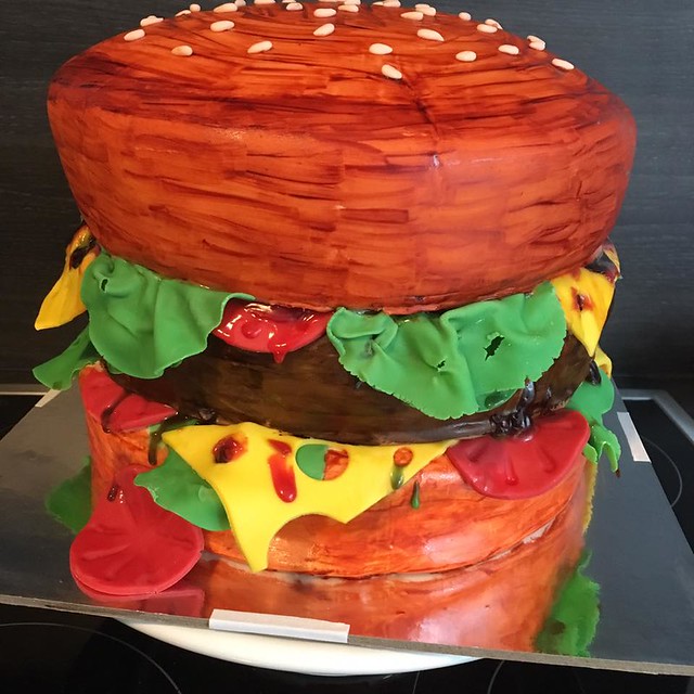 Hamburger Cake by Dutch Cake Bakery