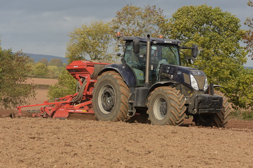 new holland t7270 tractor kuhn hr4004 power harrrow combiliner venta lc402 seed drill newholland cnh nh blue castletownroche traktor traktori tracteur trekker trator ciągnik sow sowing set setting drilling tillage till tilling plant planting crop crops cereal cereals county cork ireland irish farm farmer farming agri agriculture contractor field ground soil dirt earth dust work working horse horsepower hp pull pulling machine machinery grow growing nikon d7200