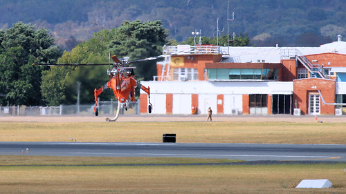 erickson n194ac delilah air crane refuel canberra act australia australian capital territory nsw new south wales rural fire service dfs bush wild bushfire wamboin tarago bungendore water appliance fight fighting today sikorsky 40 degrees chopper copter helicopter fly flight flying flown trip passenger airborne rapid takeoff land touchdown aircraft journey aerial inflight landing airport terminal gear 飞机飛行機 самолет aereo avion rotor blade 741 kestrel fuel haze fume dust whirly bird