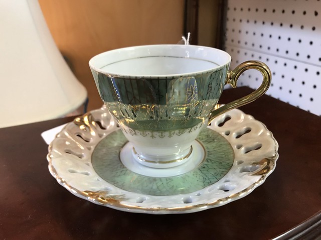 Antique Mall of America, green tea cup