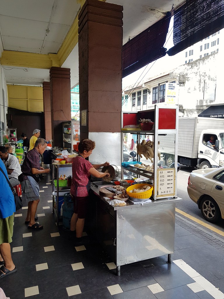 @ Chicken Rice stall at 寻槟茶室 Cafe Kheng Pin at Jalan Pinang, Georgetown Penang