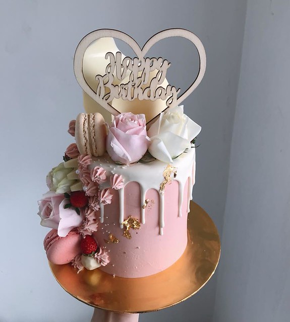 Cake by Spatula's Cakes & Desserts