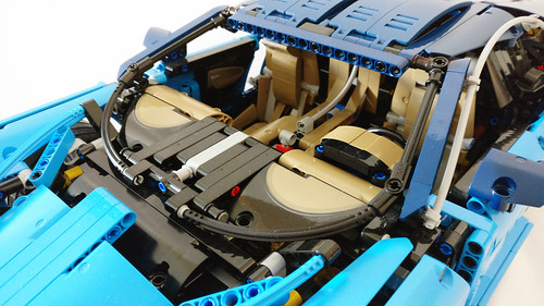 LEGO Technic Bugatti Chiron (42083)