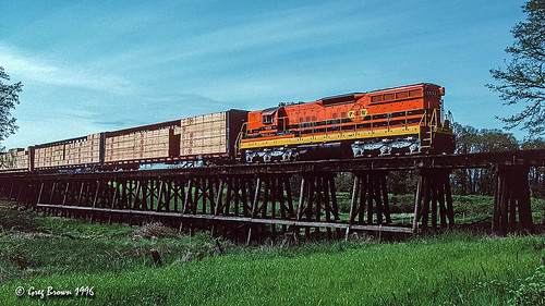 willamettepacific willamettevalley wprr portlandwestern pnwr sd9 emd willaminadistrict lumber freighttrain timberindustry trains railroads oregon cadillac