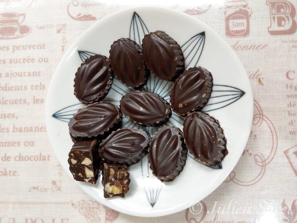 Cacao-nibs&Nuts-Chocolate