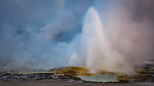 yellowstonenationalpark wyoming unitedstates us twiggeyser geyser morning sunrise steam water geothermal nikon d7200 eruption