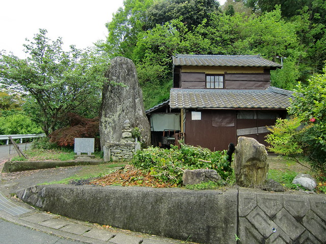 石仏/仏岩/高山ニシノミヤ巨石遺跡