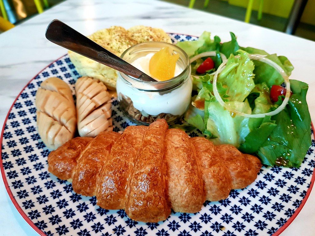 Brunch & Breakfast: Just Croissant rm$20 @ Haraju Cube (原宿トースト) at SS15 Courtyard