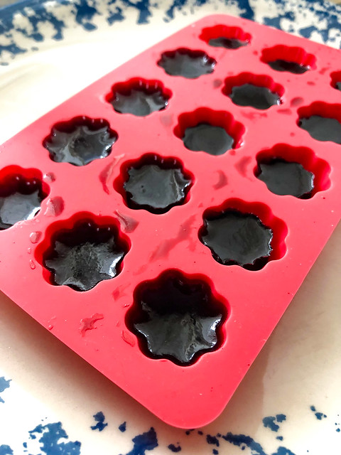 Candy School: How To Make Blackberry Gummies with REAL Blackberries (Sort Of)