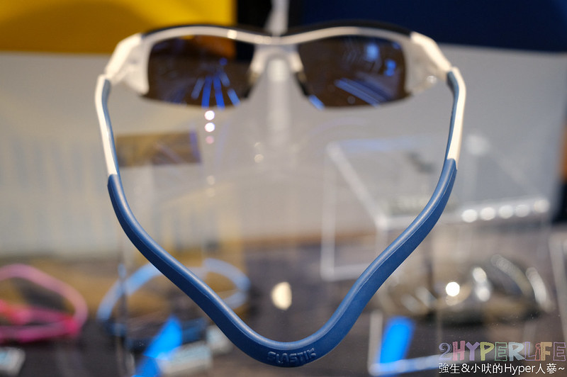 SLASTIK SHOP│前開式全功能型運動太陽眼鏡，第一間直營門市就在台中秀泰文心店！還有比基尼和防水包款喔～ @強生與小吠的Hyper人蔘~