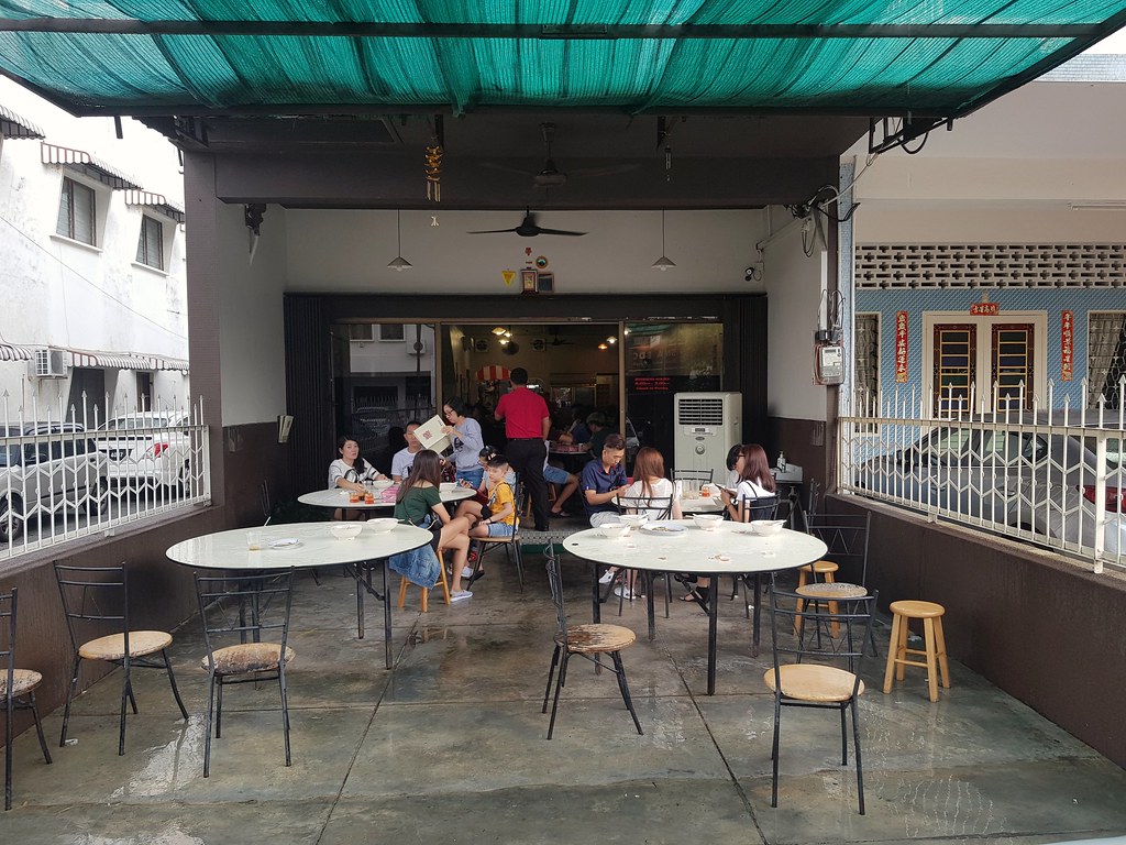 @ Hot Bowl Nyonya Delight at Jalan Rangoon, George Town, Pulau Pinang (08:30am - 03:00pm)