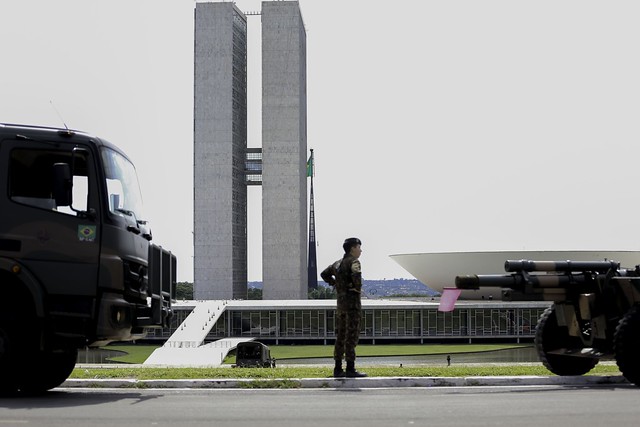 Militares ocupam cargos de decisÃ£o em ministÃ©rios e secretarias do governo Bolsonaro - CrÃ©ditos: FÃ¡bio Rodrigues Pozzebom/AgÃªncia Brasil