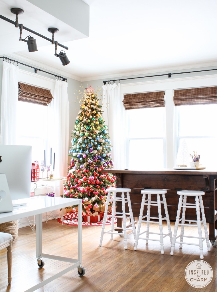 10 Ways to Decorate Your Christmas Tree - Colorful Christmas Tree