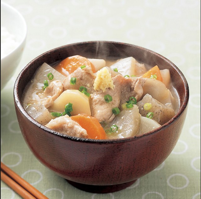 Картошка с маслом и мясной суп (японская кухня зимой) 