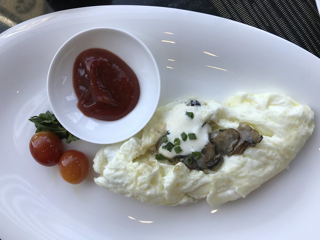 Okura Hotel, breakfast omelette