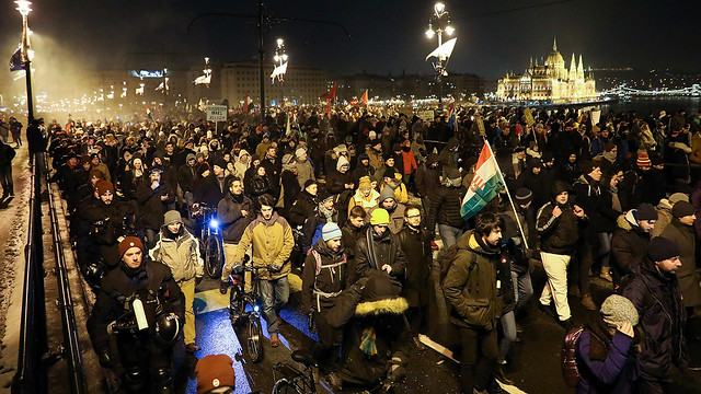 hungary-protest-4