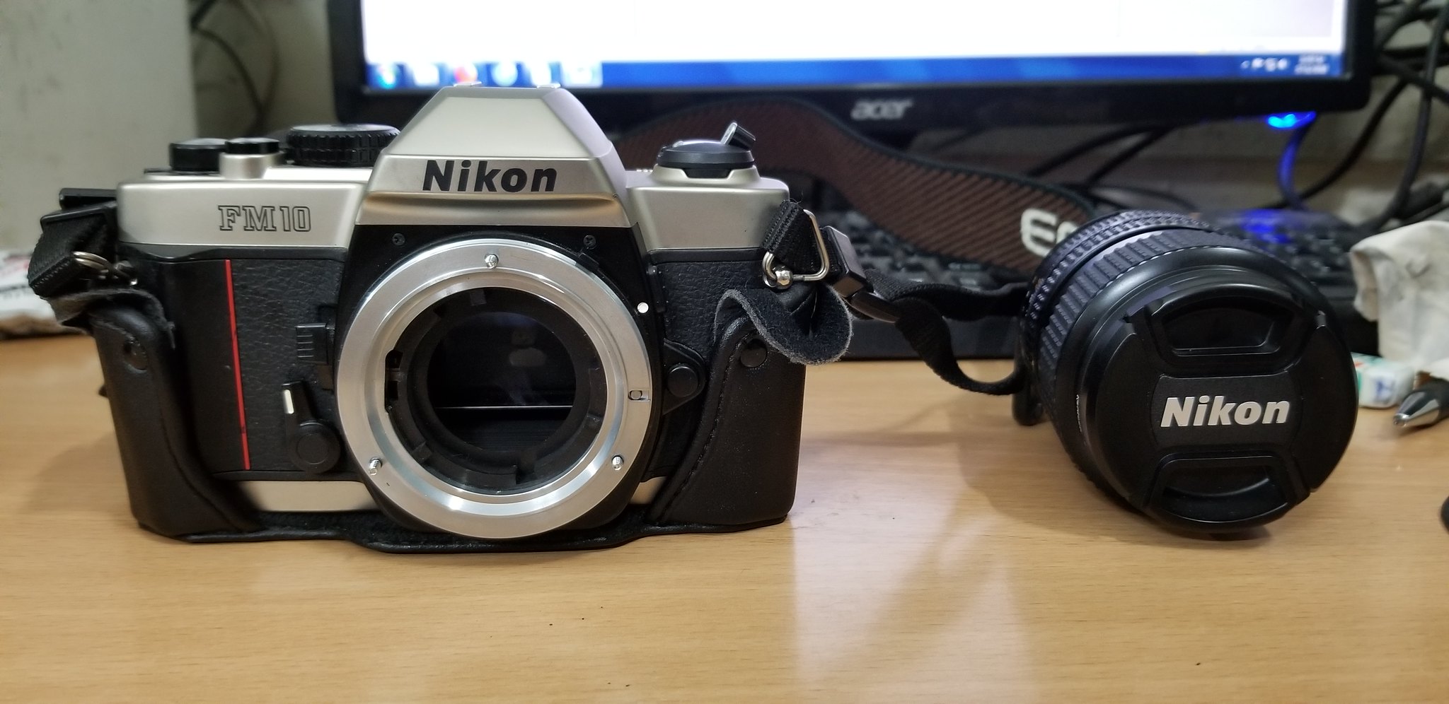 Máy ảnh phim Nikon FM10  + len 35-70 - 2