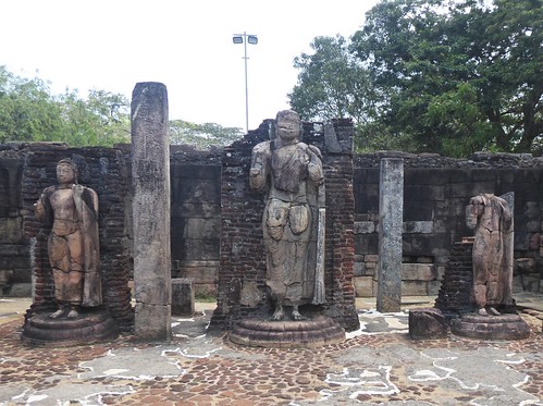sl-7 polonnaruwa quadrilatere-hatadage (2)