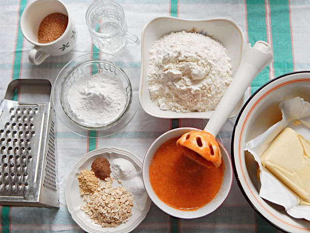 Песочный пирог с вареньем по Лизиному рецепту с овсянкой и специями | HoroshoGromko.ru