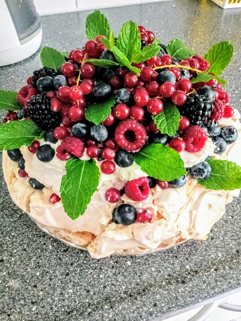 My Pavlova Cake by Ewa Kusz