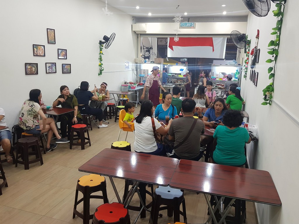 @ 碳烧82海鲜炒粿條 Restoran Charcoal 82 Seafood Char Koay Teow at Kimberley Street, Georgetown Penang