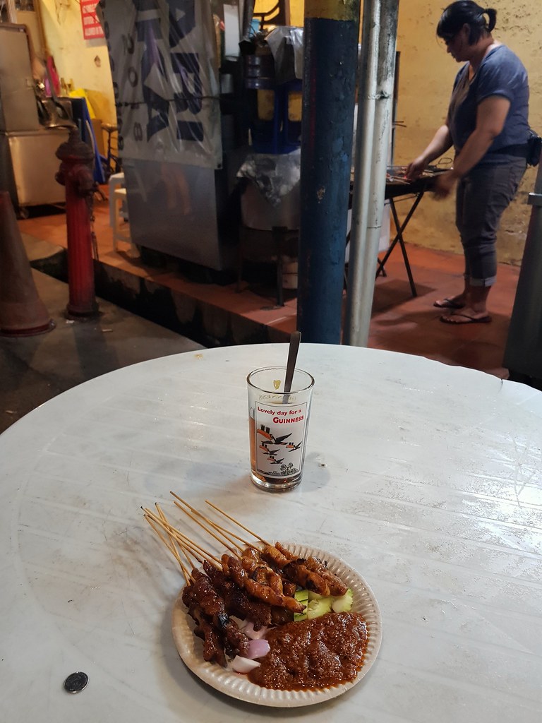 Chicken Satay 5pcs rm$6 & Wild Boar Satay 5pcs rm$6.50 @ Chinese Satay Stall at 四南茶室 Chulia St. Night Hawker Stalls, Georgetown Penang