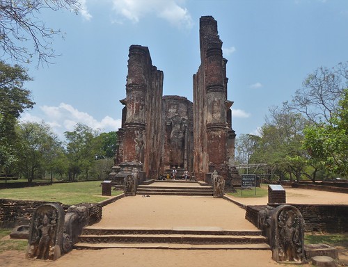sl-10 polonnaruwa nord-lankatilaka (1)