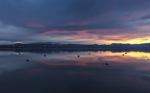 canon5dsr landscape waterscape lake water reflection sky clouds colour dawn morning sunrise mountains laketahoe california usa outdoors nature