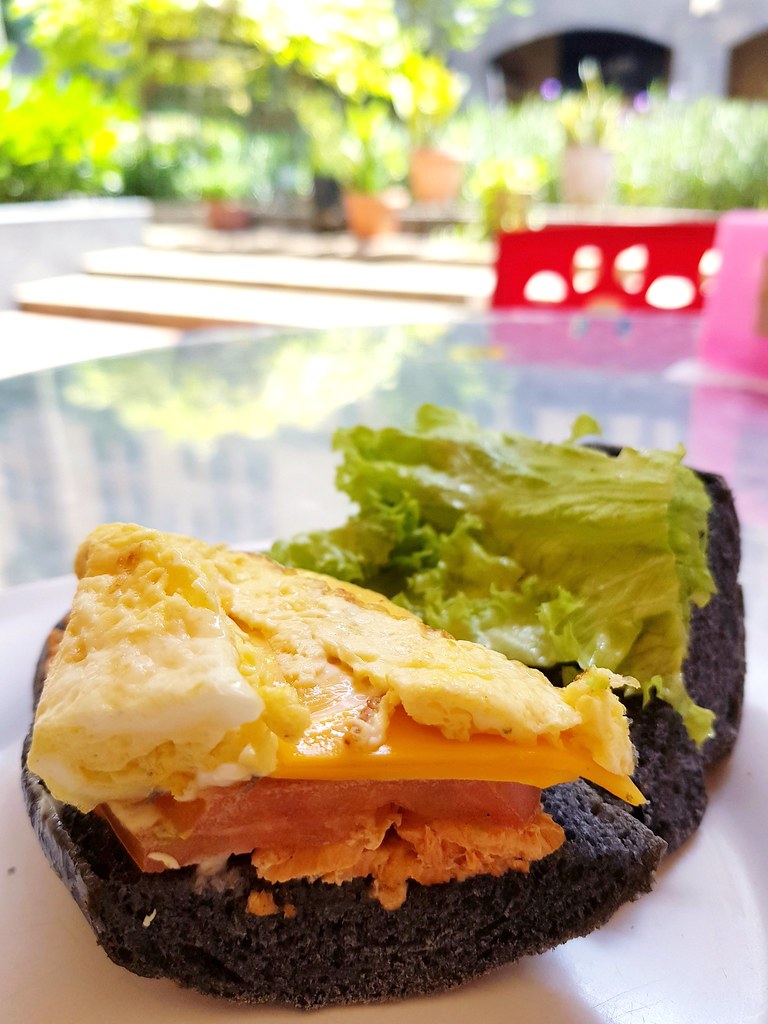 炒鸡蛋三文鱼三明治配沙拉和伯爵灰茶 Scrambled Egg Salmon Sandwich set wit Salad & Earl Gray Tea rm$16.90 @ Jaads Sandwich at PJ  Block F Phileo Damansara