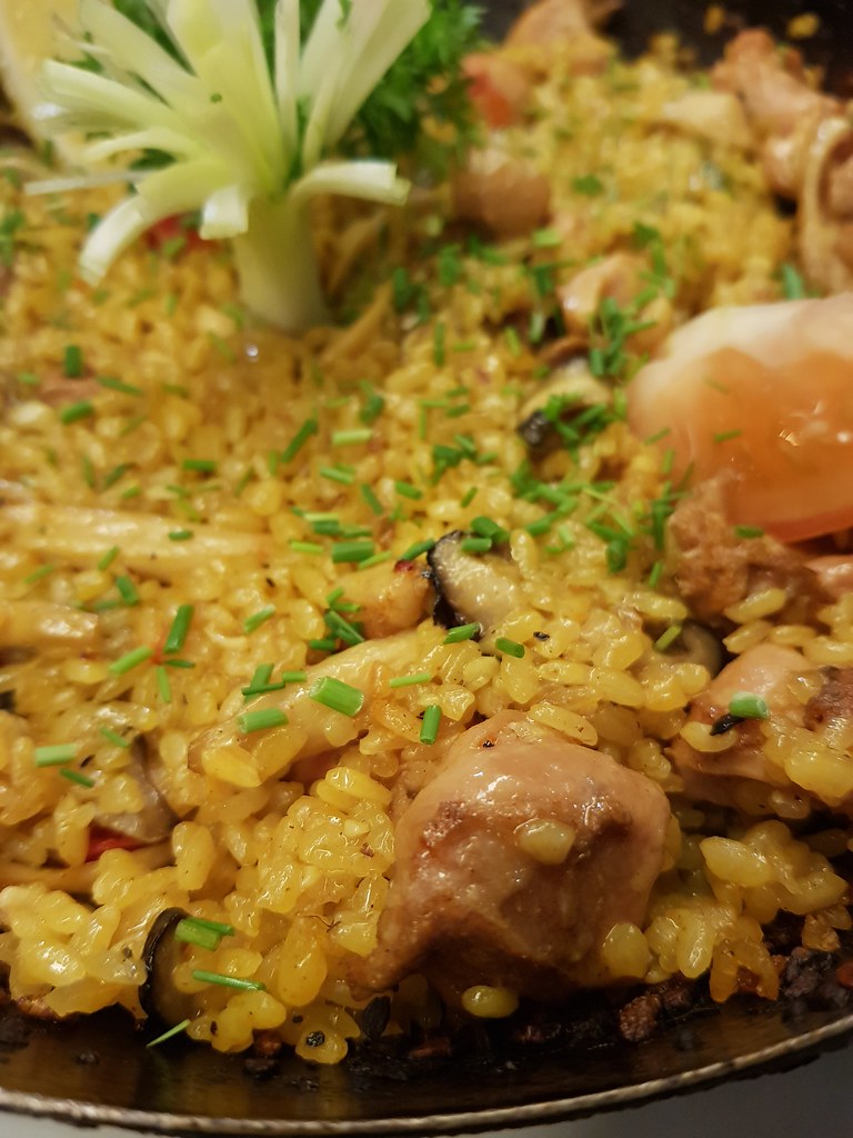 Pollo & Champignones Shitake (Chicken & Fresh Mushroom) rm$112 - Main Course @ La Cocina Restaurant & Tapas Bar USJ10