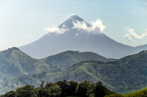 costarica cri guanacaste ríochiquito volcánarenal volcano vulkan