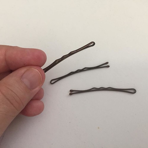 curved bobby pins