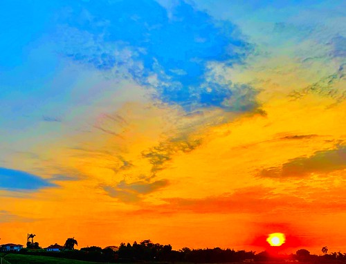 landscape panorama horizon sky clouds dusk hot colors sunset sun